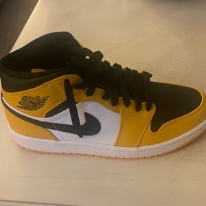 New Nike airjordan with box